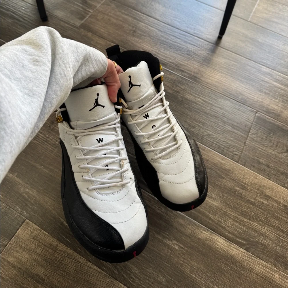 Jordan 12 retro royalty taxi Men's White and Black Sneakers 8 - Picture 3 of 6